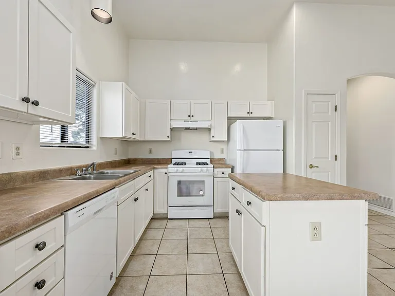 1317 N Howard Blvd — Photo 19