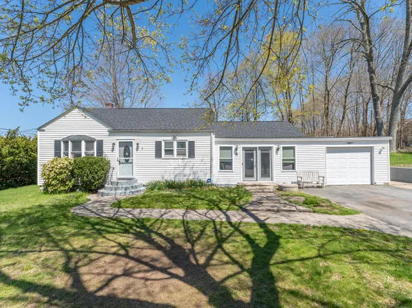 8 Academy Hill Road, Plainfield, CT 06374