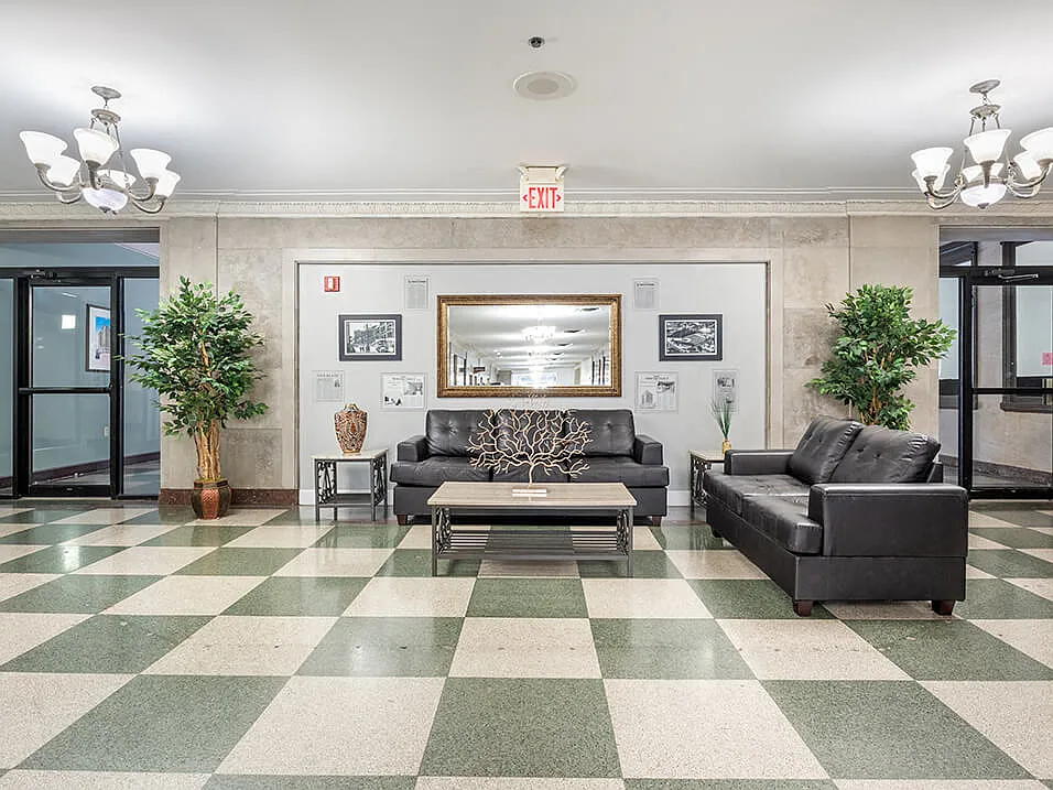 Commodore Perry Apartments