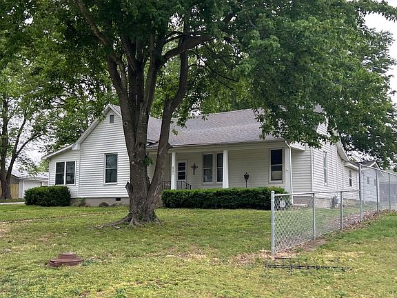 3rd image of 601 McNair St