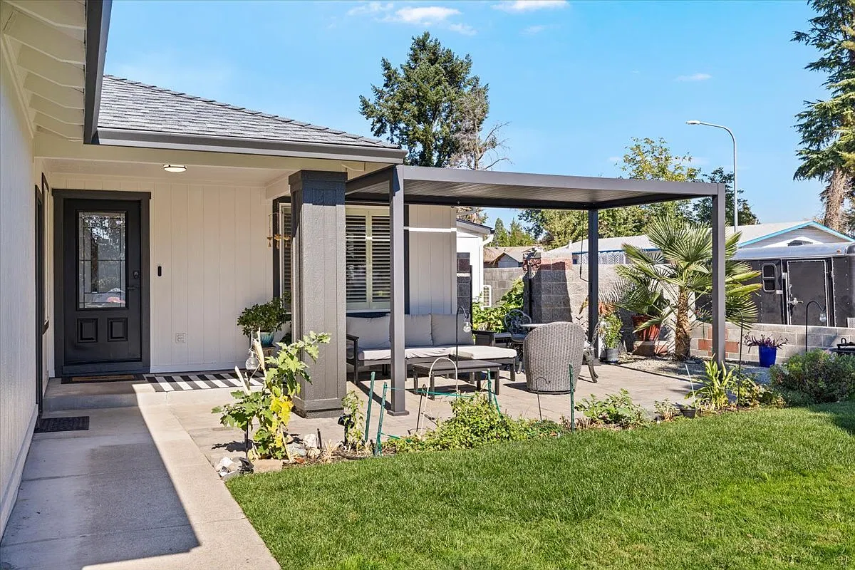 684, ID # 469 Mace Road - 1 — Photo 4