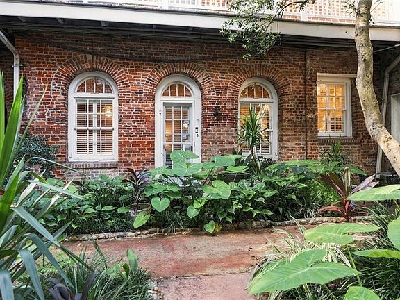 2nd image of 921 Chartres St APT 3