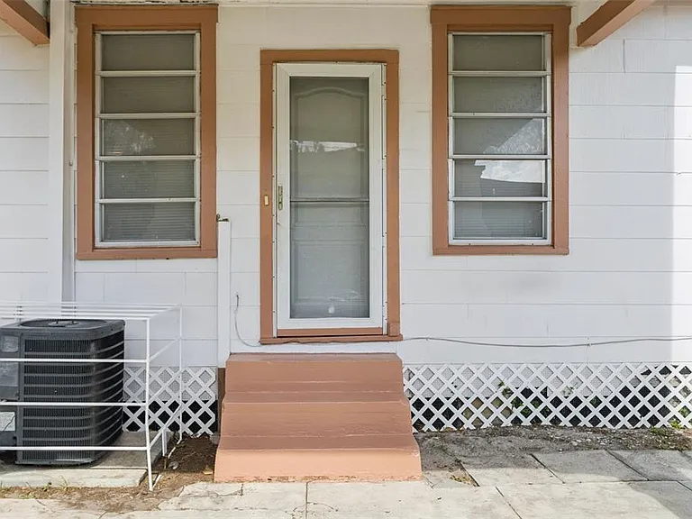 1017 E 23rd Ave — Photo 5