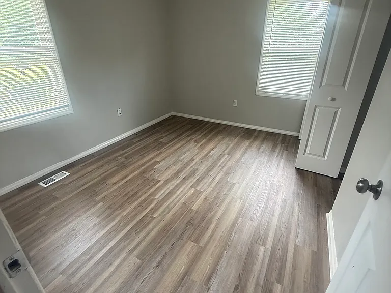 1442 Swinger Dr — Photo 7