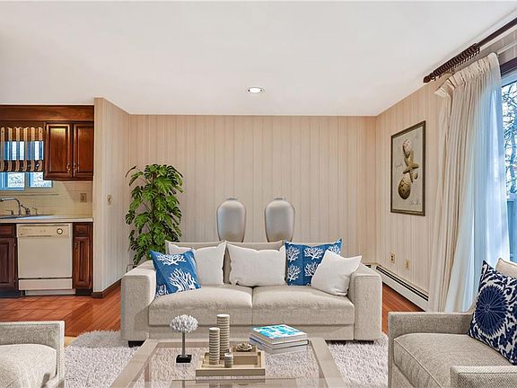 5th image of 201 Woodside Dr