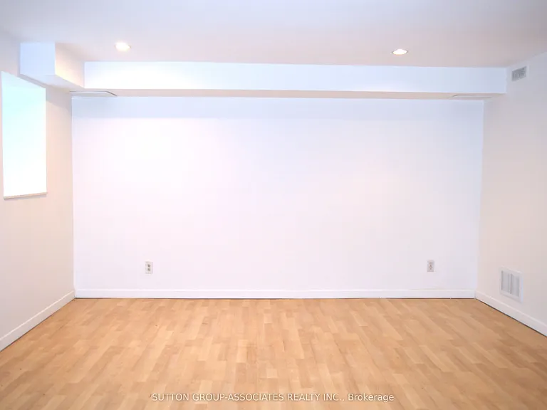 360 Sorauren Ave #BASEMENT — Photo 4