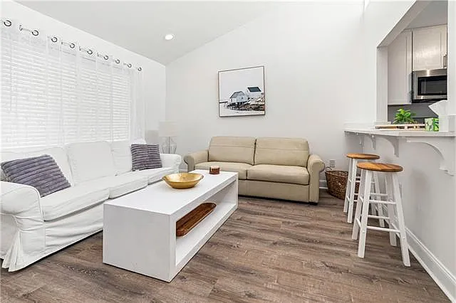 1765 Coliseum St #420 — Photo 6
