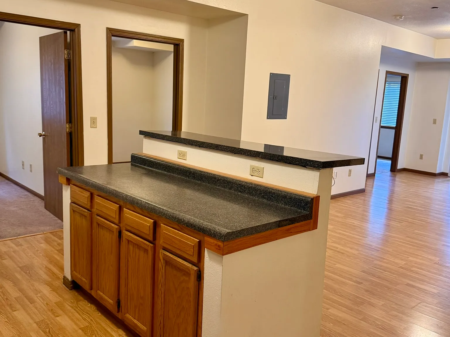 5 bed, 1339 sqft, $3,746 — Photo 3