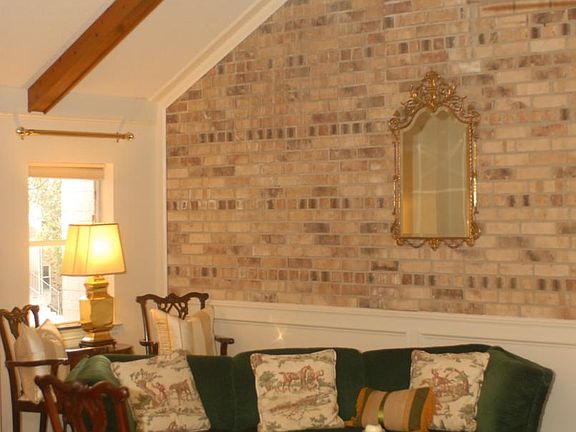 LIVING ROOM WITH VAULTED CEILING