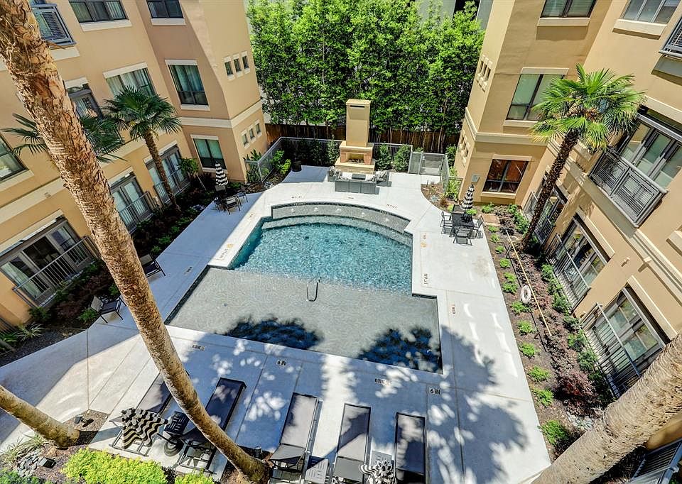 1st image of 1901 Post Oak Blvd APT 3305