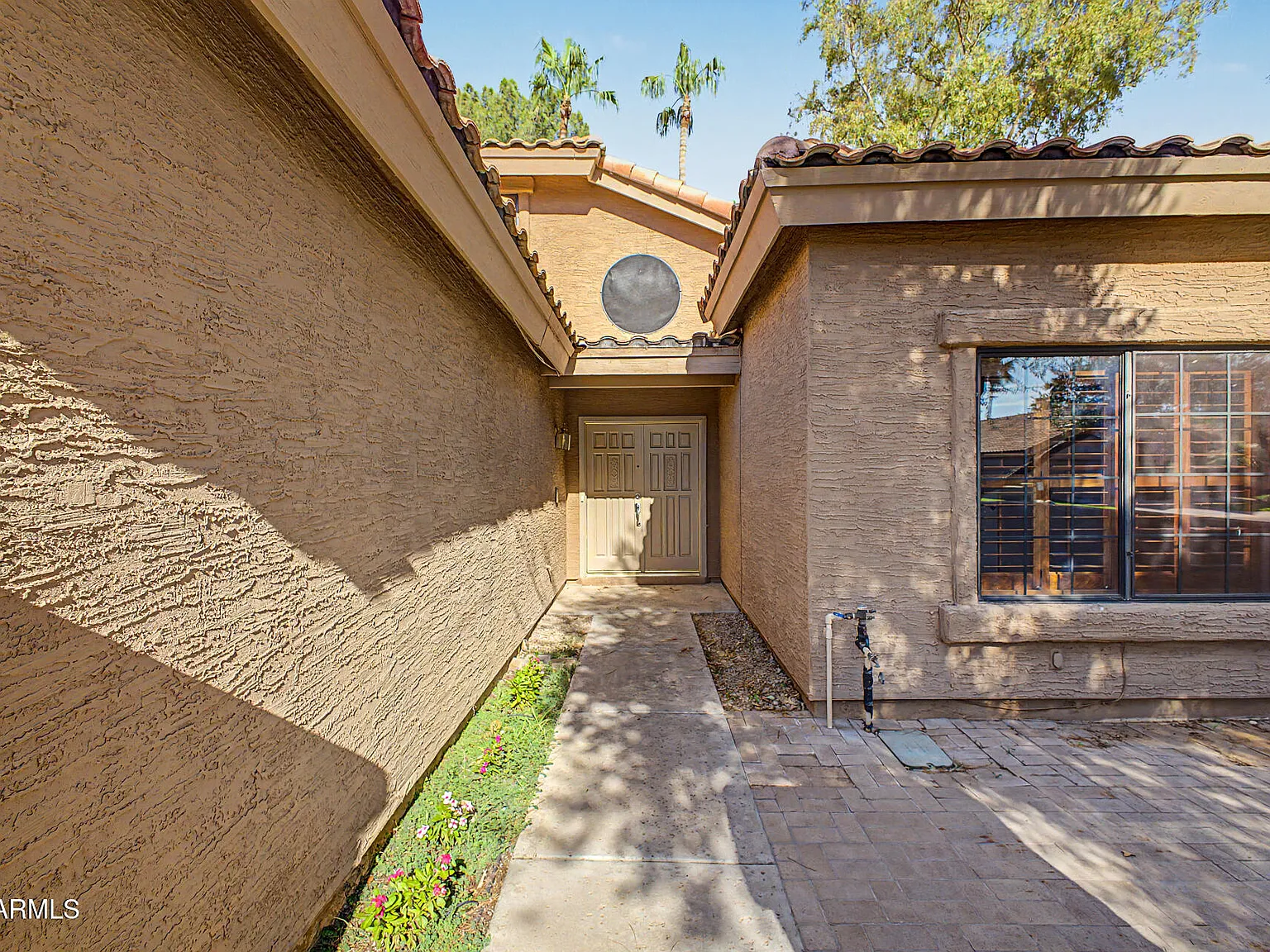 3 bed, 2.5 bath, 2046 sqft, $3,000 — Photo 2