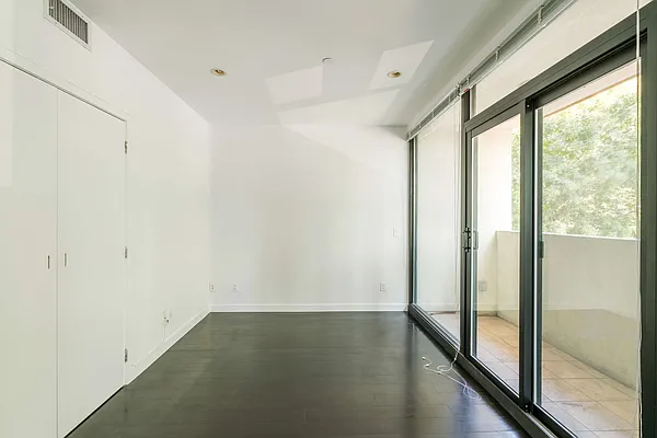 Rented by Compass | media 11