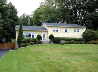 50 Agor Ln, Mahopac, NY 10541