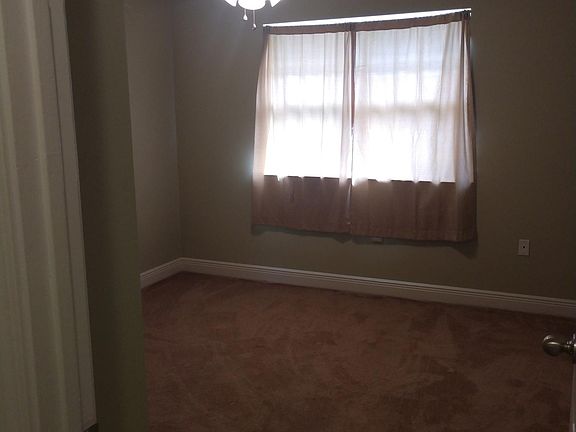 4th image of 248 Oriole Dr
