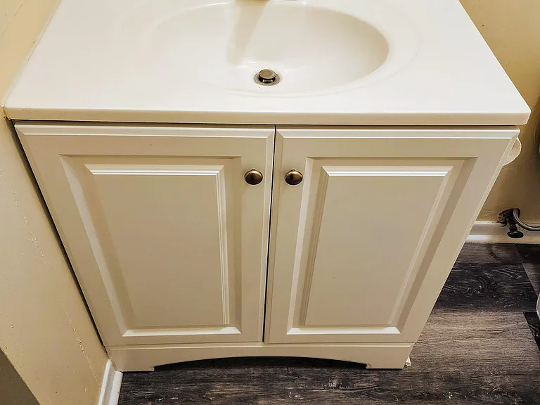 New vanity and faucet