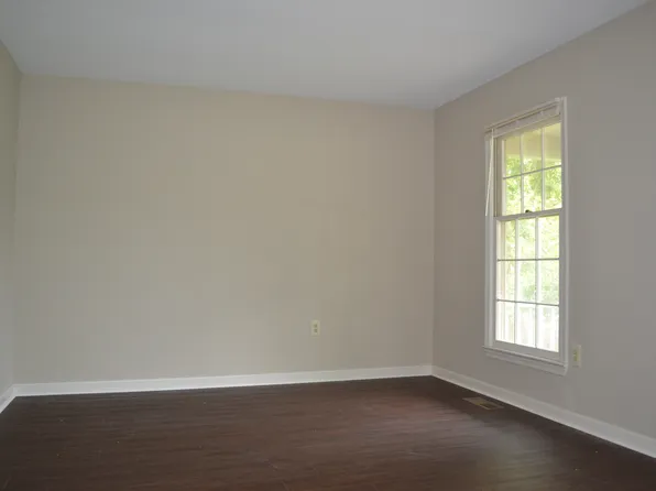 9614 Shannon Ln, Manassas, VA 20110
