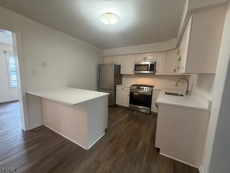 596 Harrison Ave #3 — Photo 2