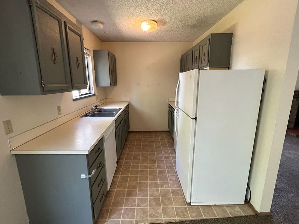 1st image of 1005 N Devon Ave #4