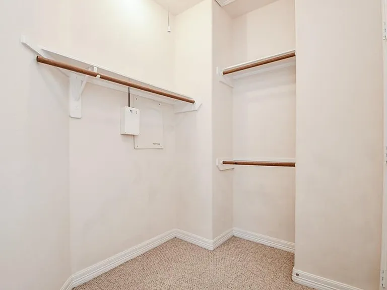 8002 Stoneyway Dr — Photo 19