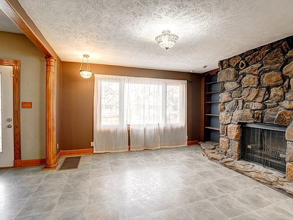 5th image of 129 W Minneapolis Ave