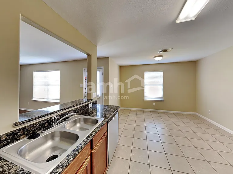 9415 White Diamond Ln — Photo 4