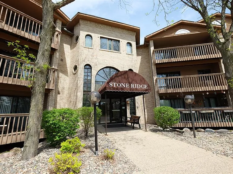 Stoneridge — Photo 1