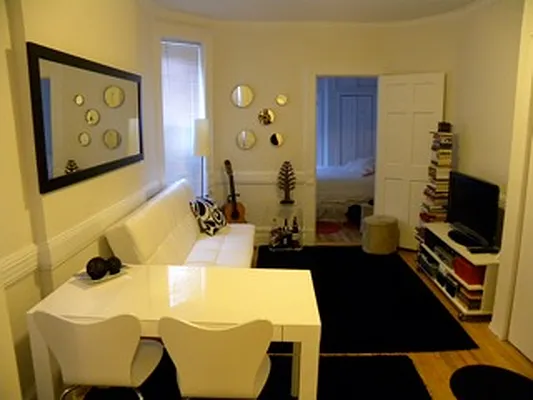 Rented by Constantinos Kaimakliotis, LREB | media 6