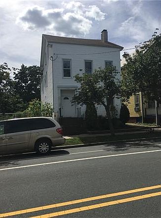 2nd image of 222 Suydam St