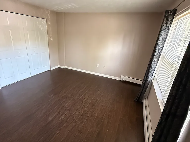 1081 Blue Hills Ave #B — Photo 11