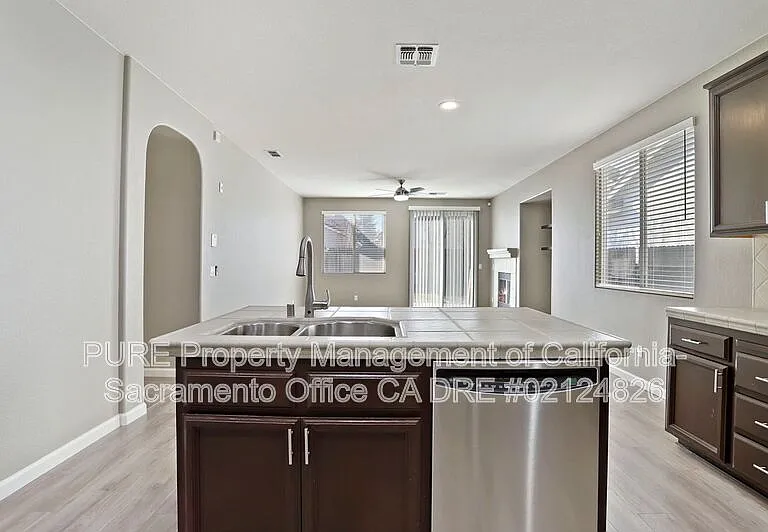 1518 Sandmark Dr — Photo 29