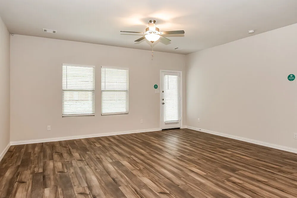 4 bed, 2.5 bath, 2397 sqft, $2,575 — Photo 4