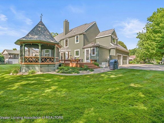 5th image of 15120 Duxbury Ln