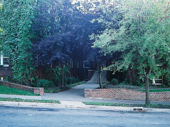 4th image of 610 W Franklin Ave #208