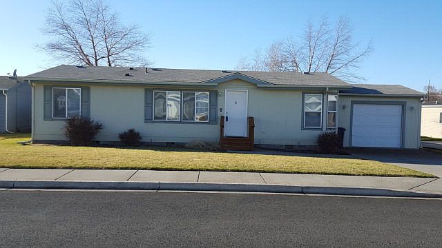 1st image of 1660 SE Hickory Ct