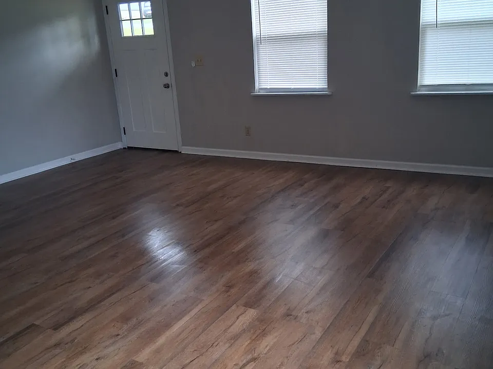 107 S Cedar Acres
