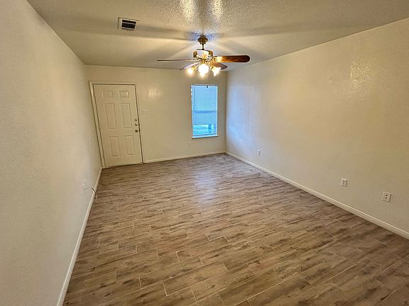 2nd image of 1106 Circle M Dr #C