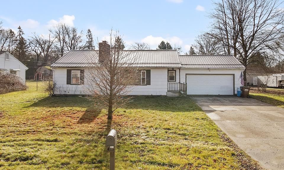 1st image of 225 Bennett Dr
