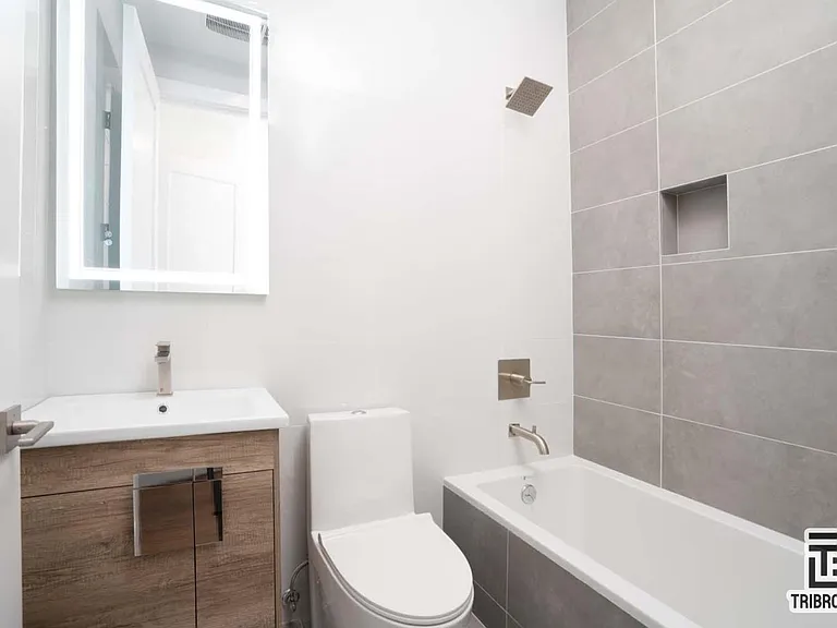 181 Greenpoint Ave #3C — Photo 5