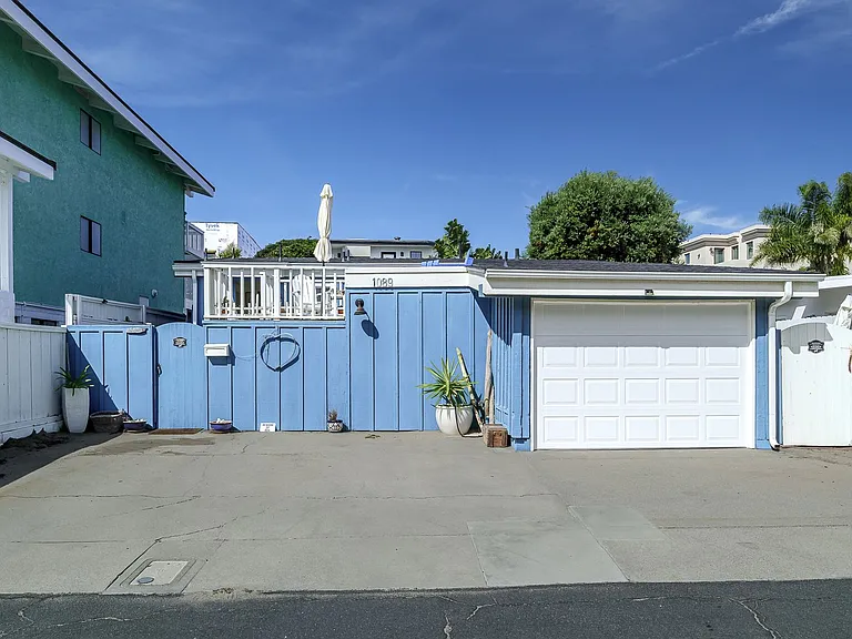 1089 Belfast Ln — Photo 2