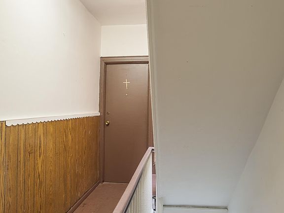 2nd image of 944 Nostrand Ave
