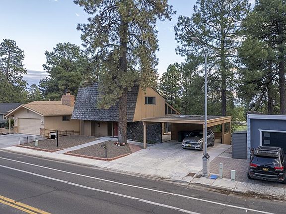 3rd image of 1919 E Linda Vista Dr
