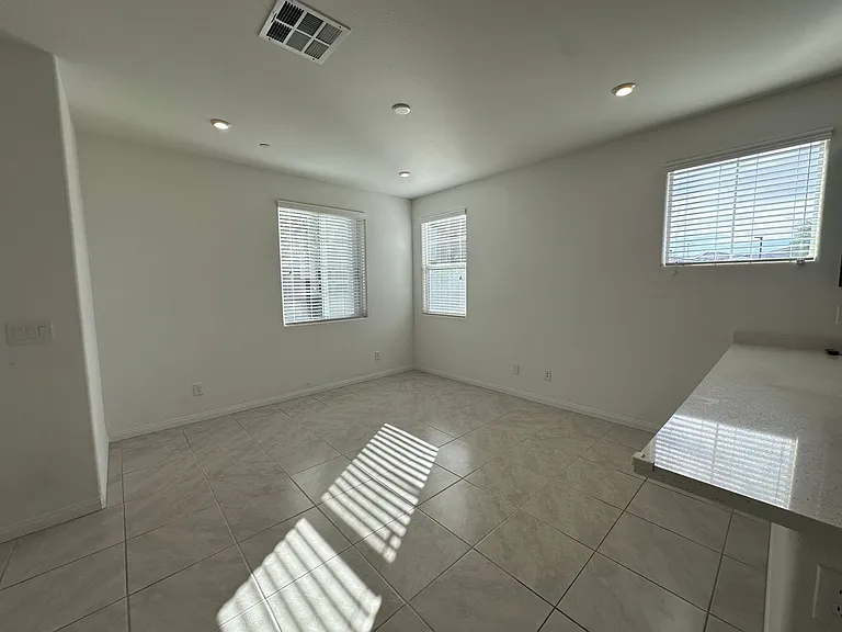 1132 Heliodor Ave — Photo 22
