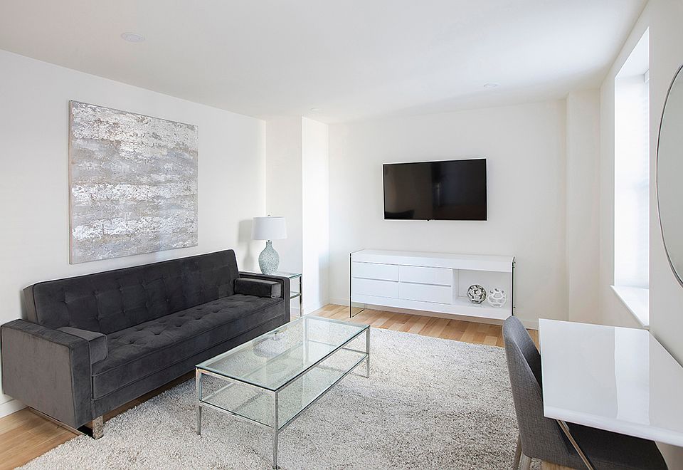 1st image of 150 W 51st St APT 2009