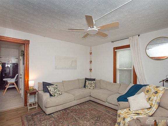 5th image of 807 Sennett St