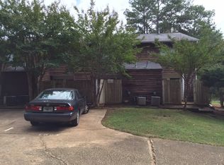 1302 Lowe Ln, Roswell, GA