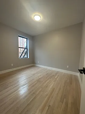 Rented by Peter R. Hungerford, LREB | media 21