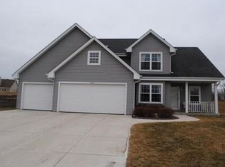 10852 S Christina Ct, Oak Creek, WI 53154