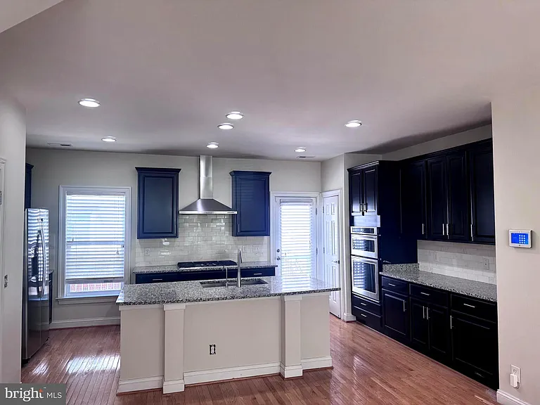 3083 Waterloo Ln — Photo 7