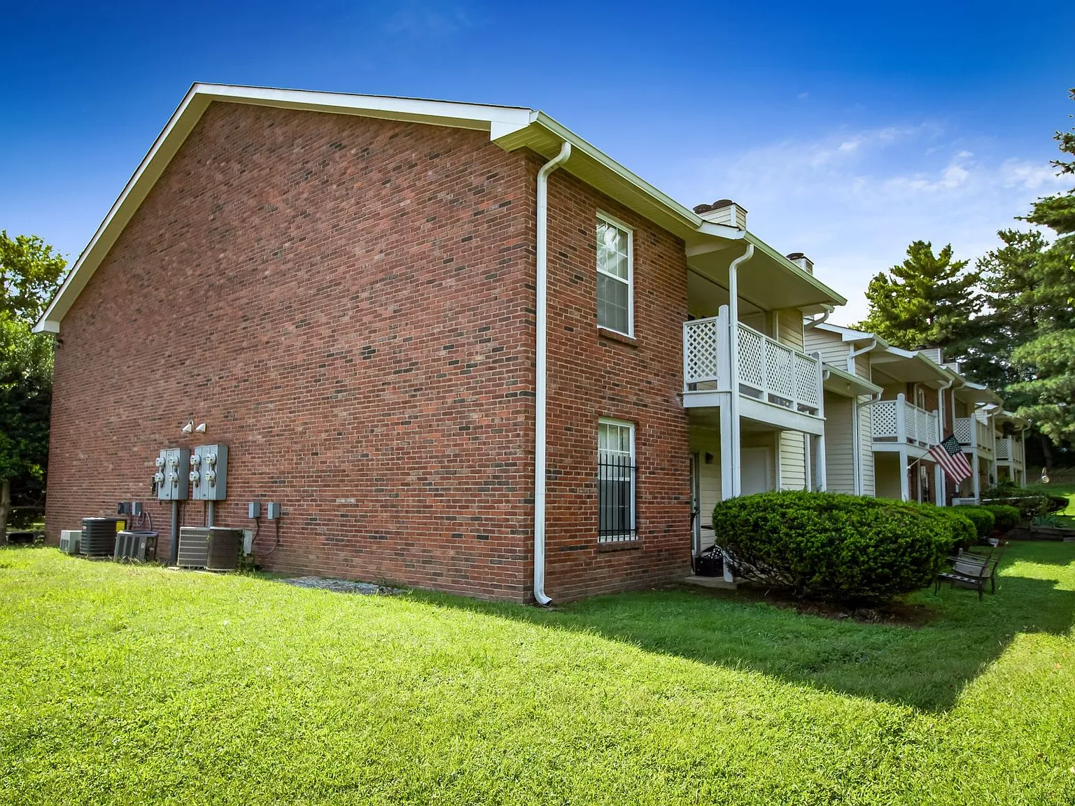 Tusculum Square Apartments and Townhomes — Photo 3