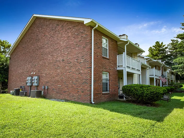 Tusculum Square Apartments and Townhomes — Photo 9